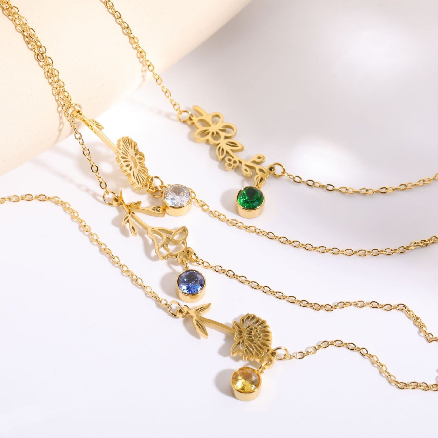 Bracciale con pendente in zircone fiore di luna